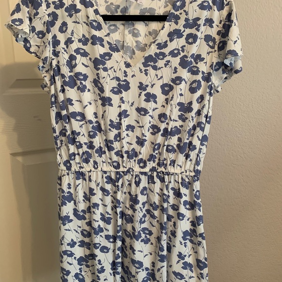 Dress - Picture 1 of 4